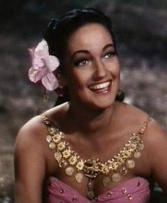 Тренинг 240px-Dorothy_Lamour_in_Road_to_Bali_3.jpg